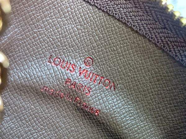 LVコピーウォレット角部分ディテール